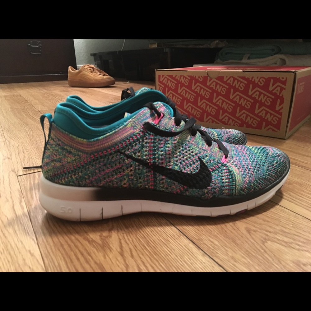 Women’s Nike free 5.0 multicolored, size US 5.5
